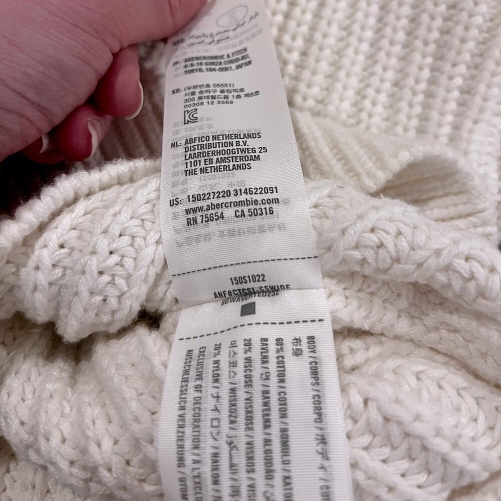 Abercrombie & Fitch Easy Tipped V-Neck Sweater | XS Quiet luxury minimalist - Picture 6 of 7